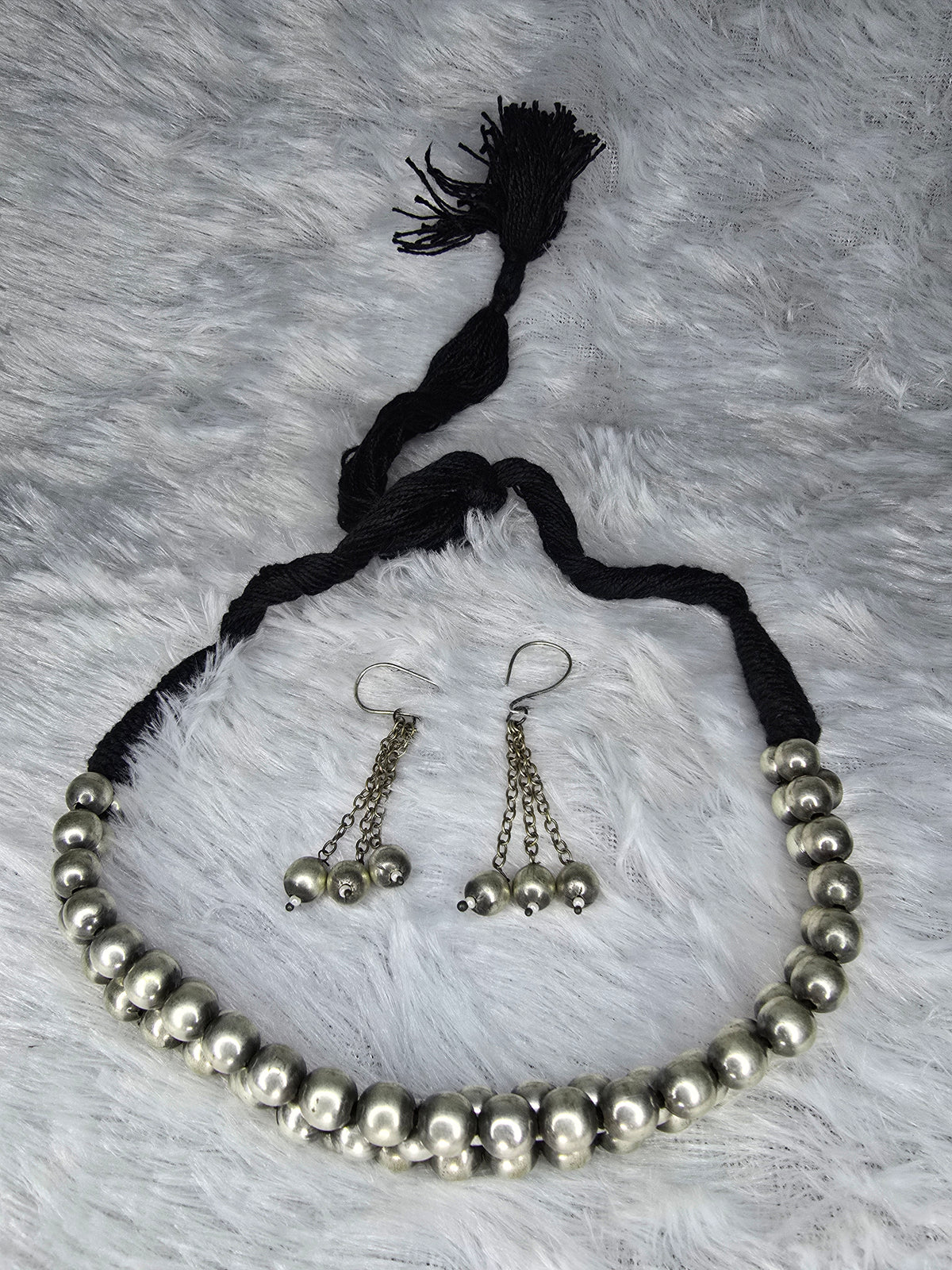 Tribal beads choker