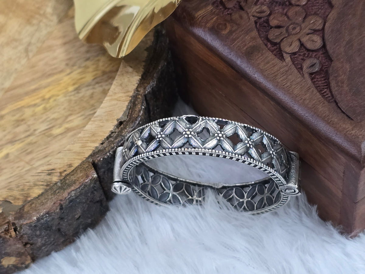 Kada - zaveri