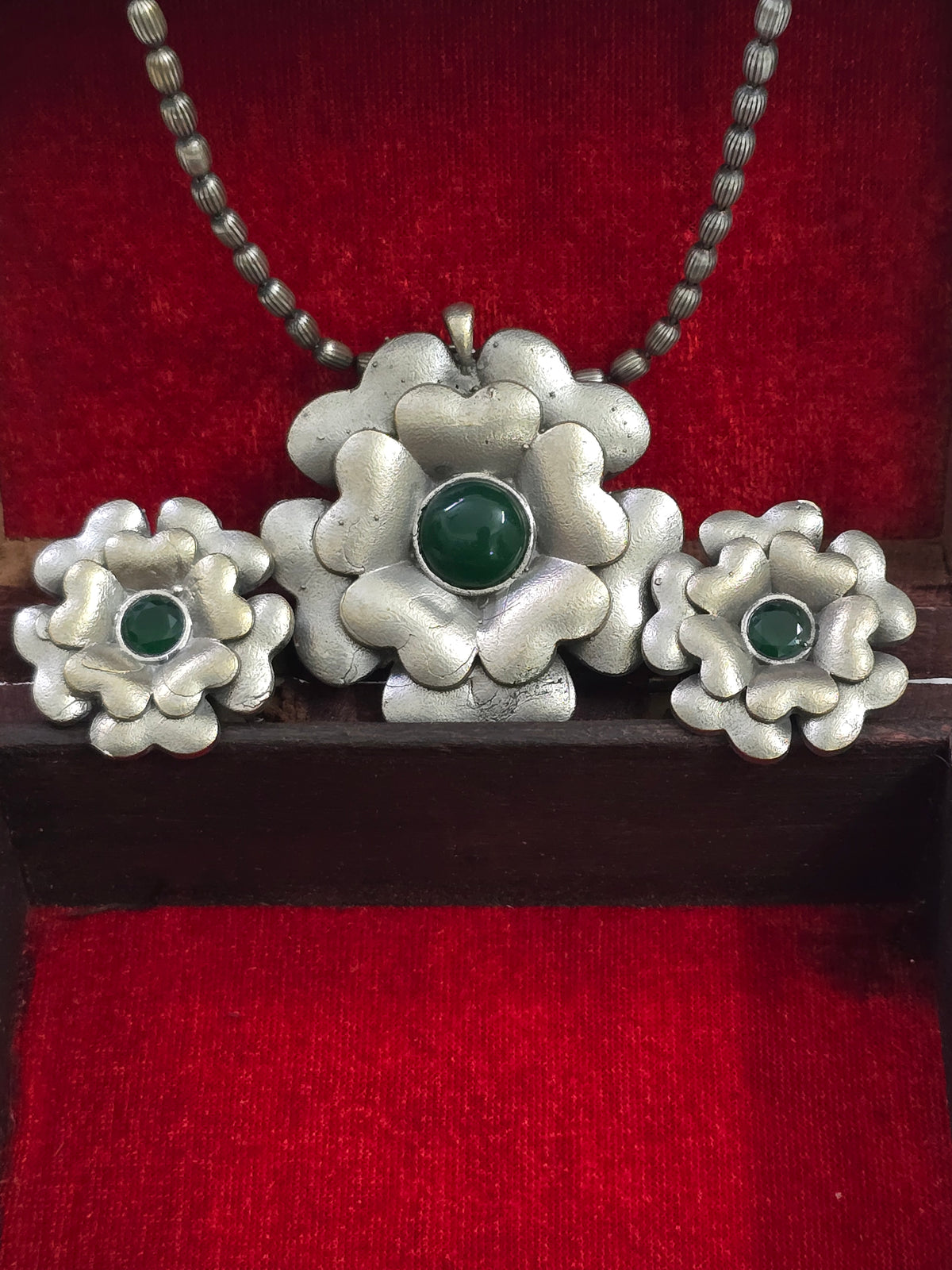 Necklace - tri flower
