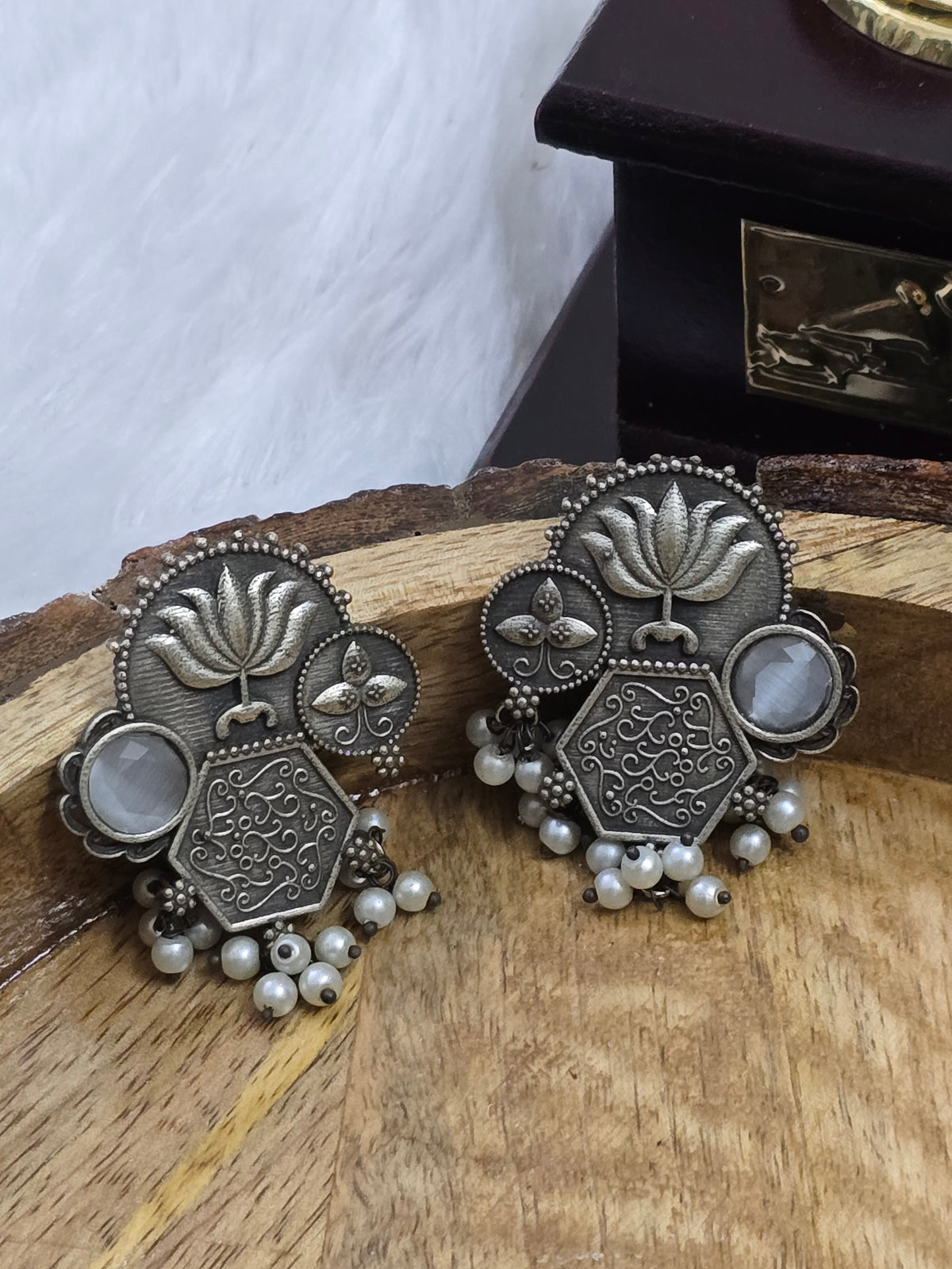 Earrings - silver lotus