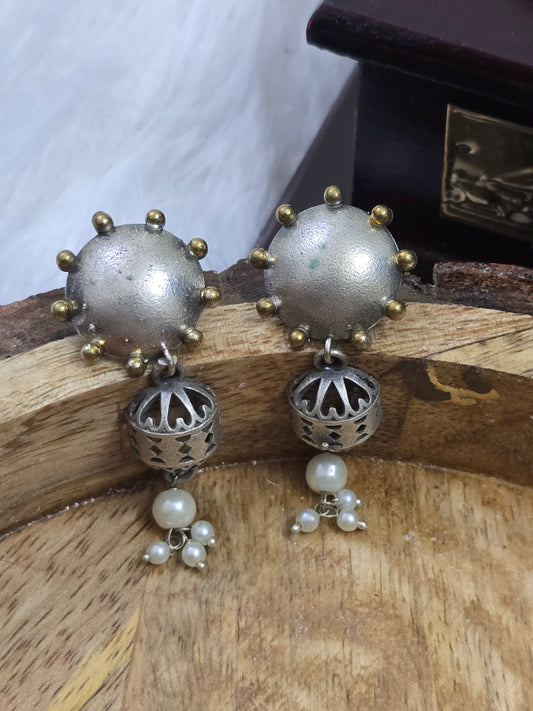 Earrings - pearl drop