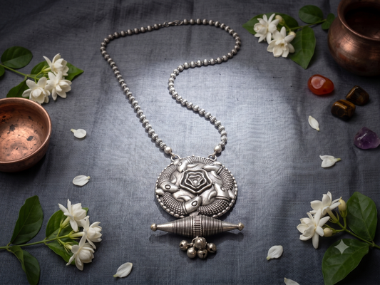 Rose herritage necklace
