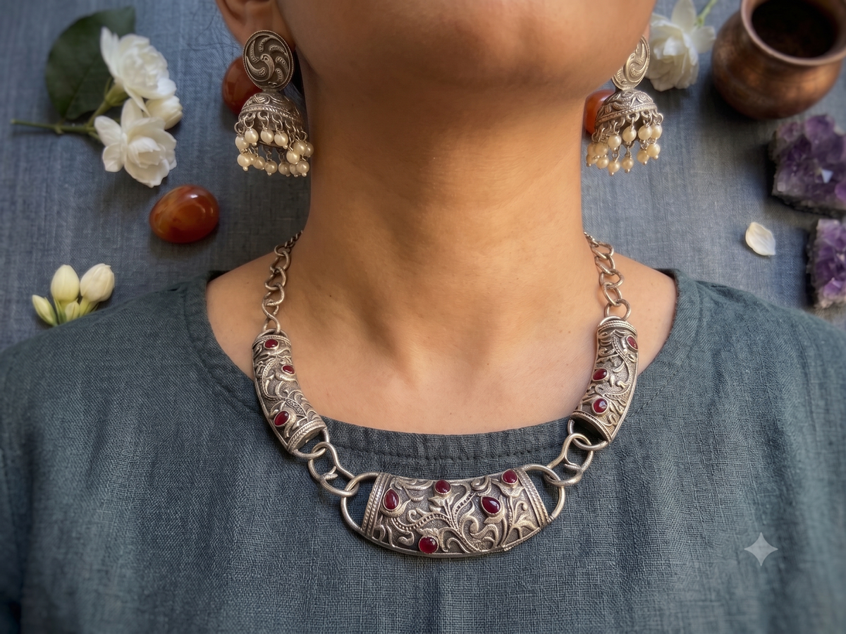 Heritage bloom necklace