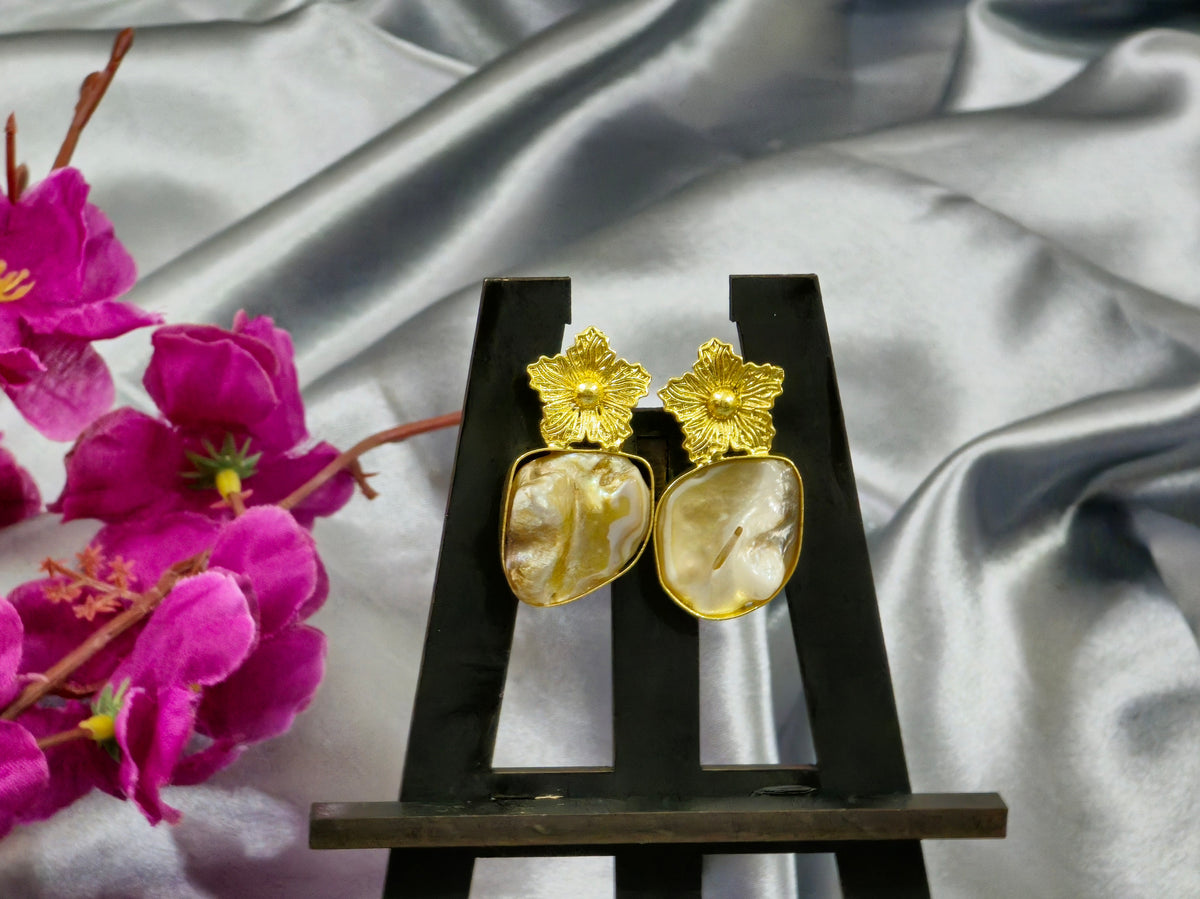 Shell earring