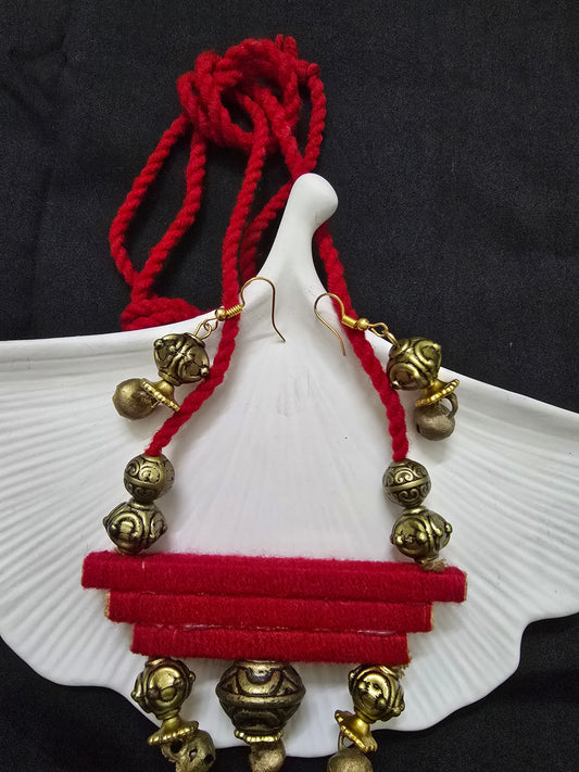 Traditional necklace